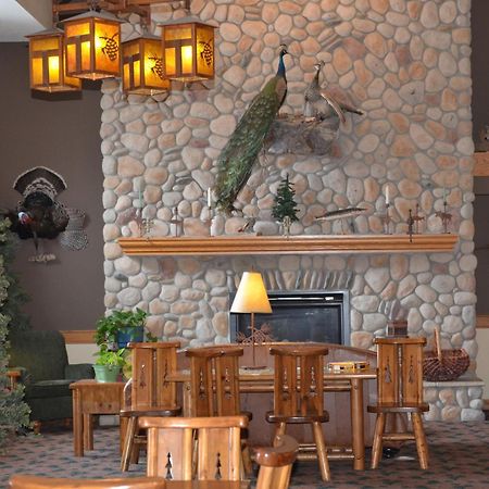 Boarders Inn And Suites By Cobblestone Hotels - Fayette Экстерьер фото